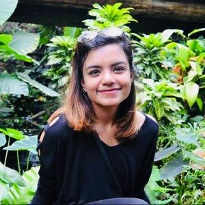 Meet your Posher, Mona